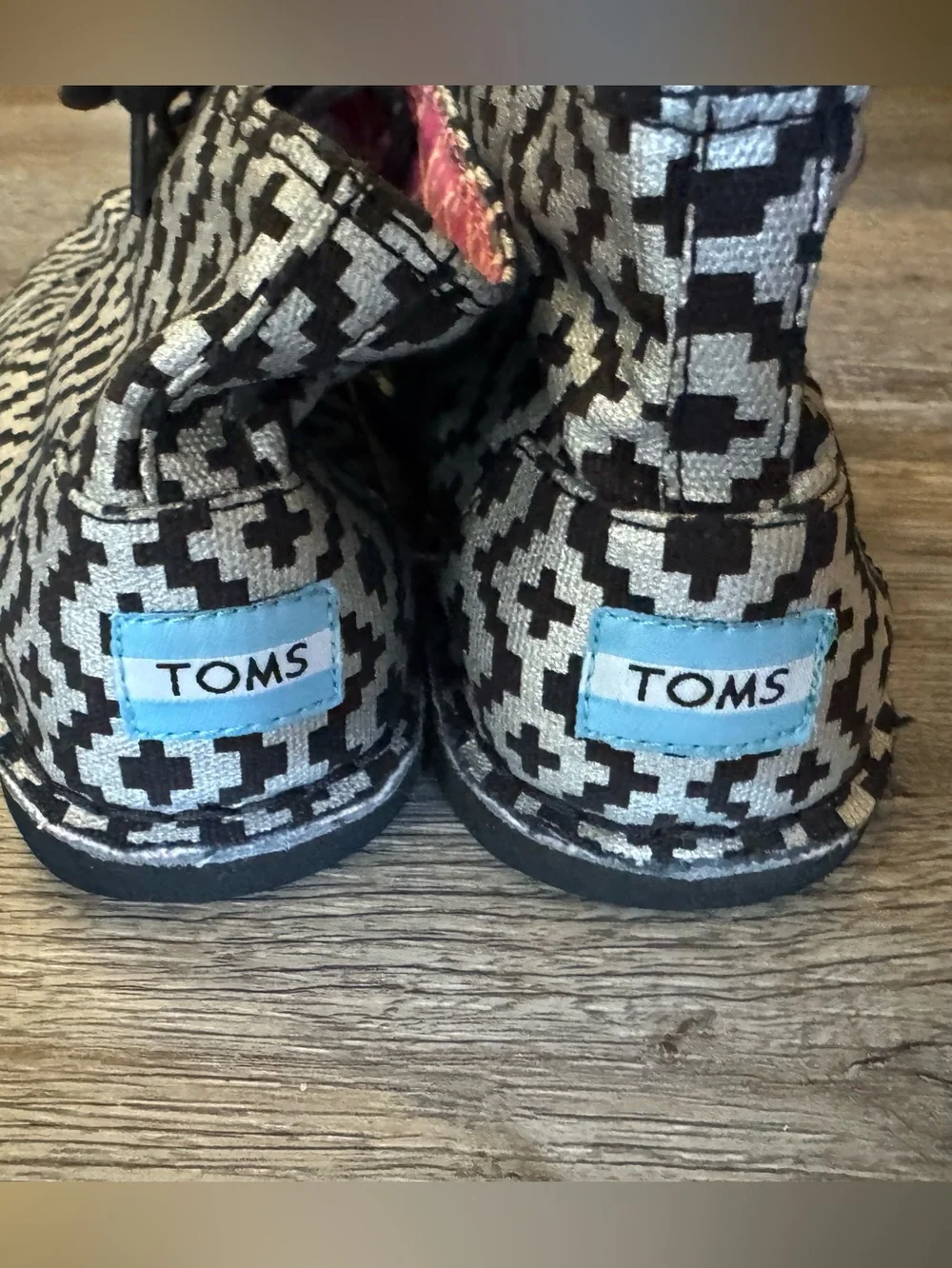 Toms Canvas Metallic Aztec Chukka Booties size 8 1/2